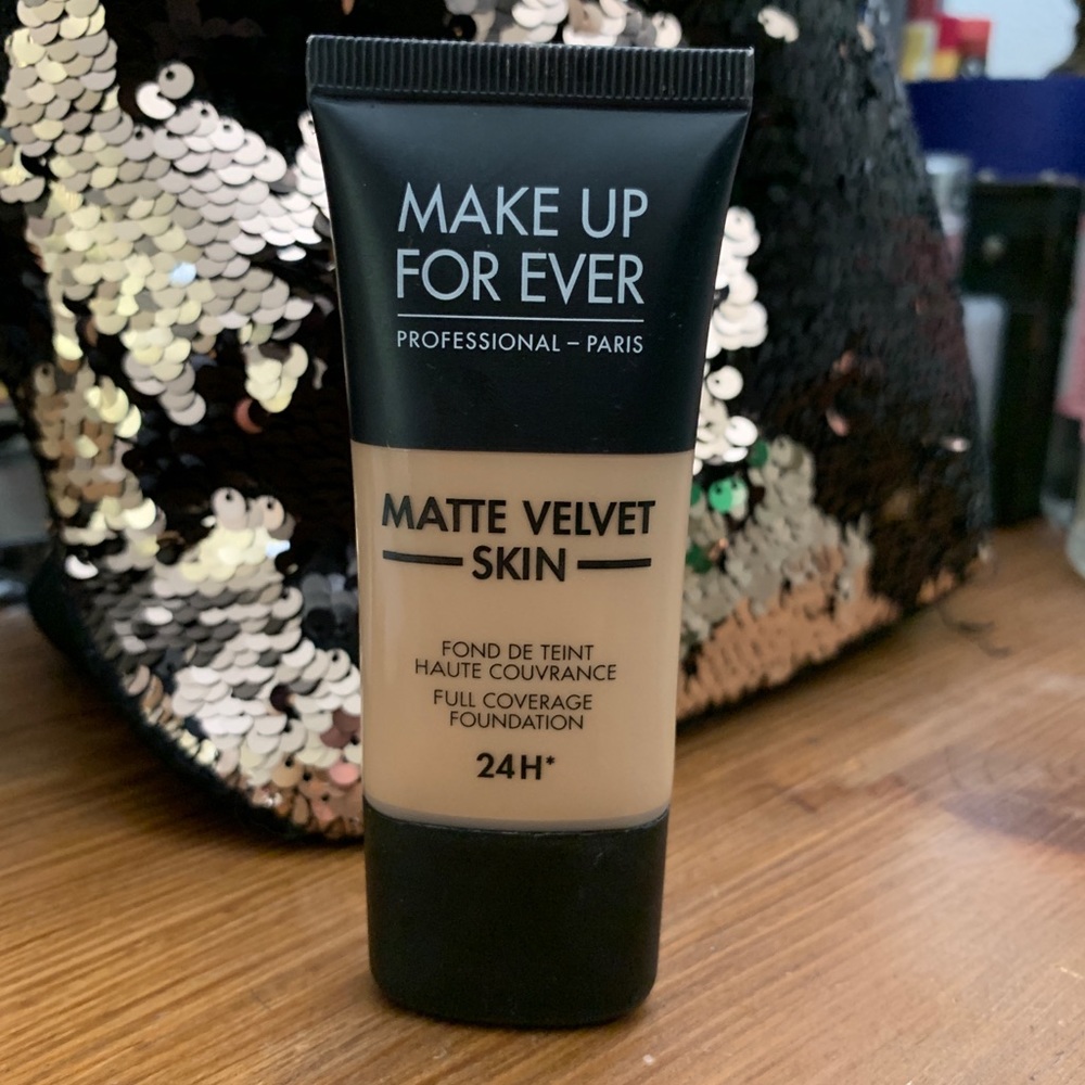 Matte Velvet Skin Foundation Y365